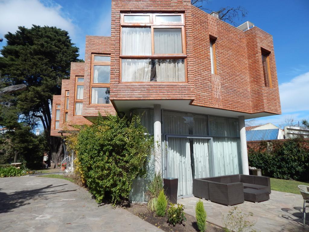 Hotel Aeropuerto Ezeiza Casa De Mr มอนเตกรานเด ภายนอก รูปภาพ